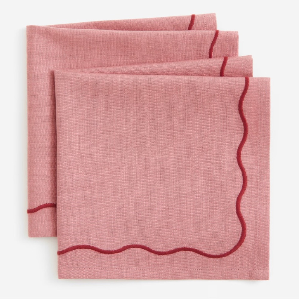 SET OF 4 H&M Scallop Trim Pink Napkins - NEW